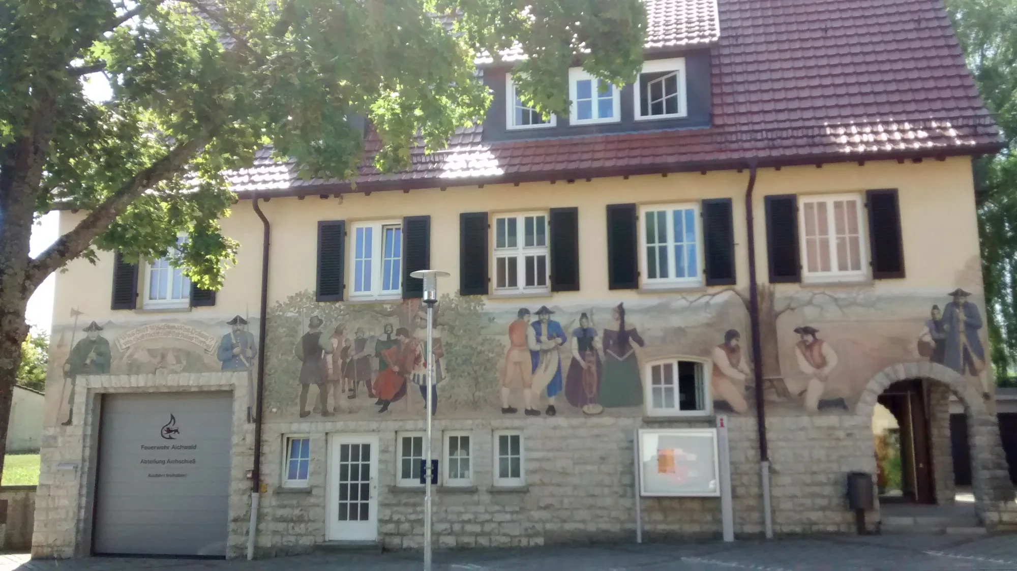 Ehemaliges Rathaus in Aichwald-Aichschieß. Es wurde 2016 aufwendig saniert.