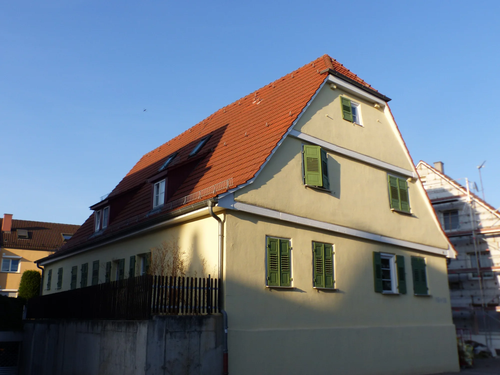 Stuttgart, Kornwestheimer Straße 16, 18, Ehemaliges Handwerkerhaus, sogenanntes Schwilkenlehen