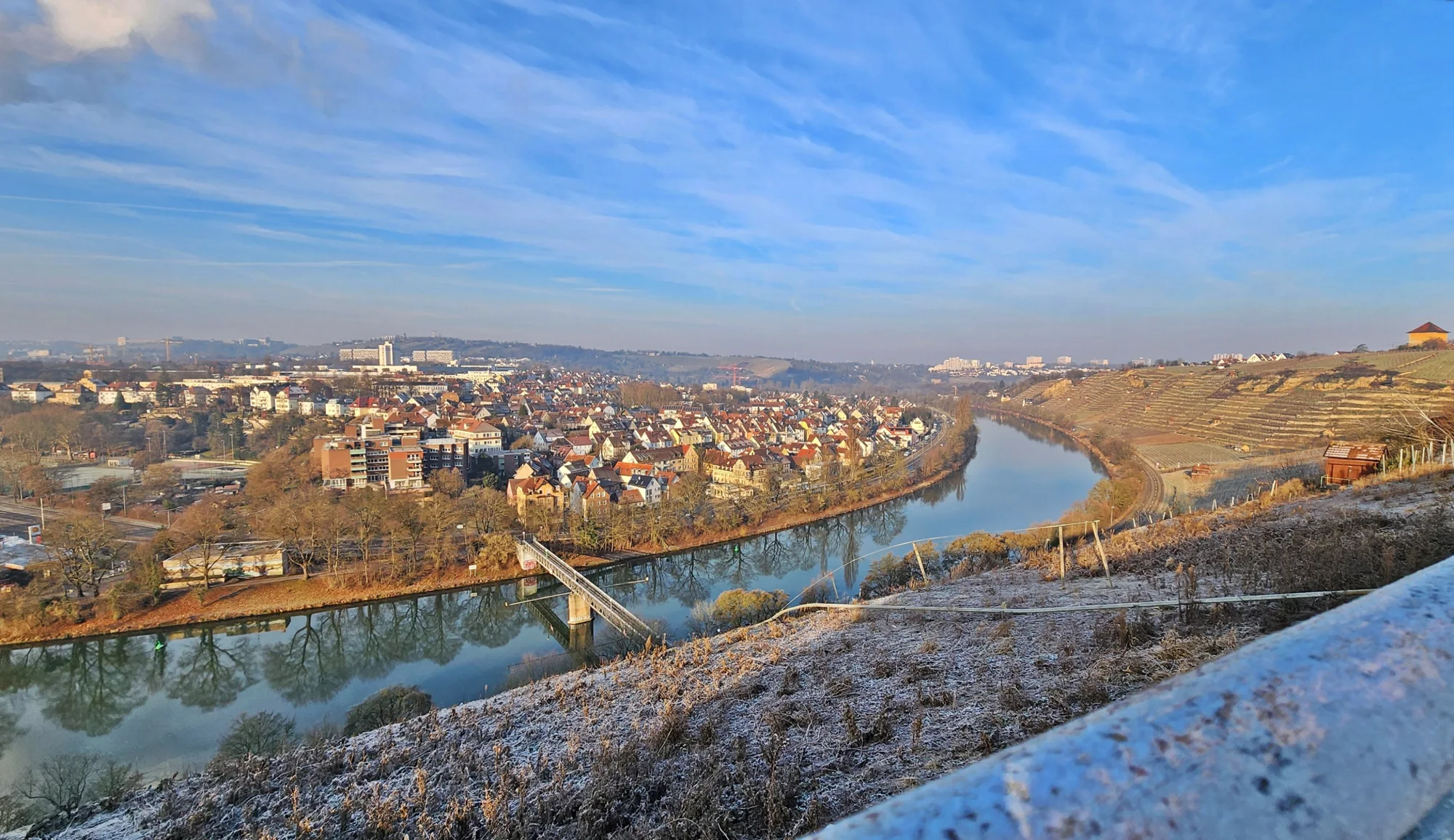 Blick auf Neckar, Cannstatter Weinberge und Stuttgart-Münster