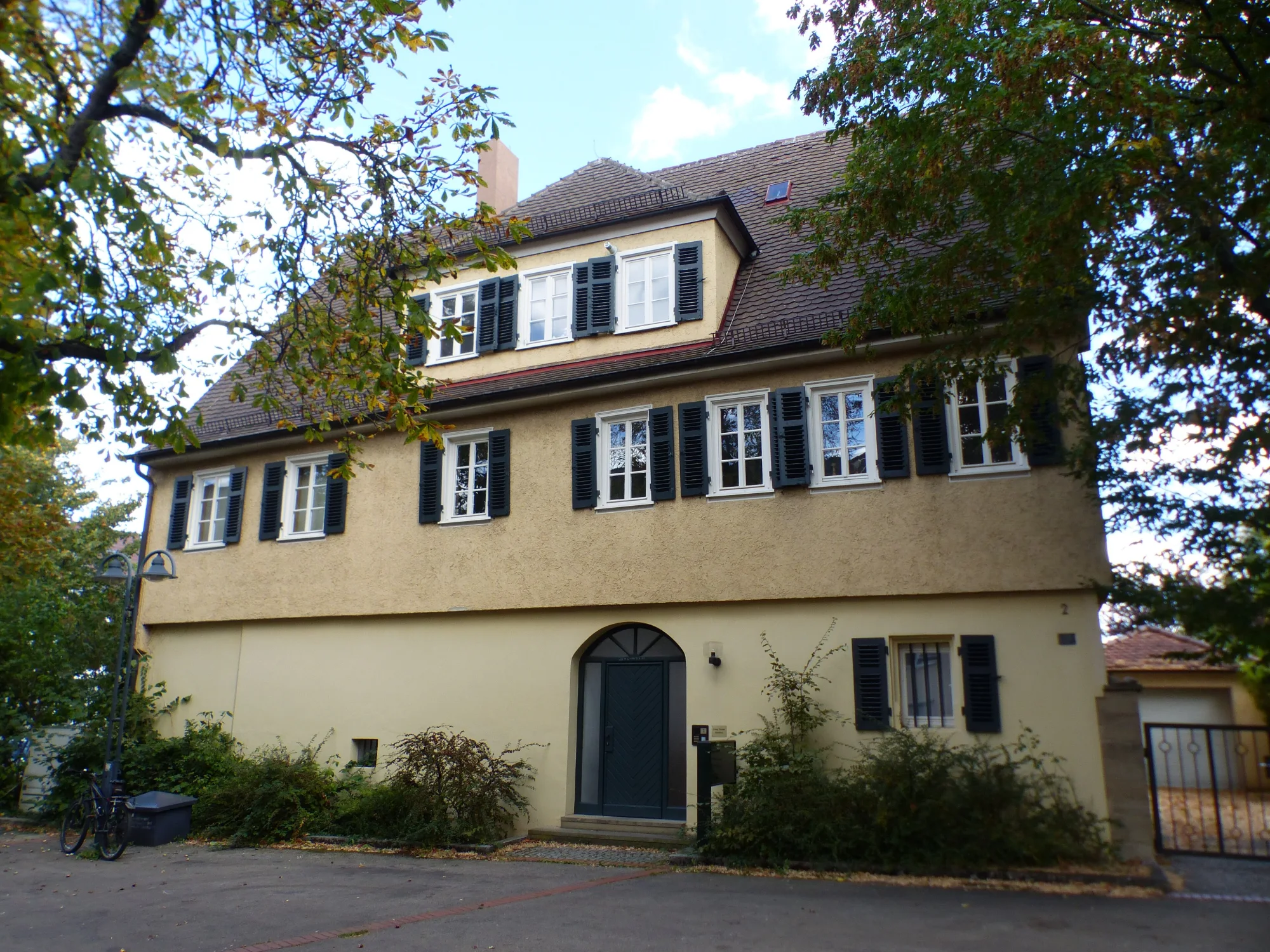 Stuttgart, Korntaler Straße 2, Evangelisches Pfarrhaus