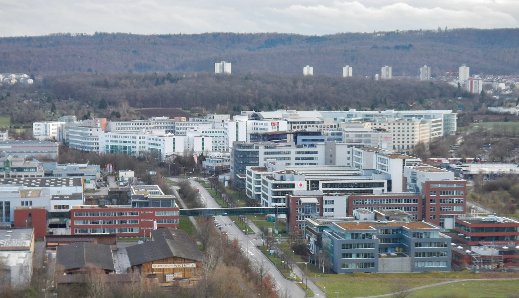 Ausblick vom grünen Heiner in das Industriegebiet Weilimdorf und zur Fa. Vector