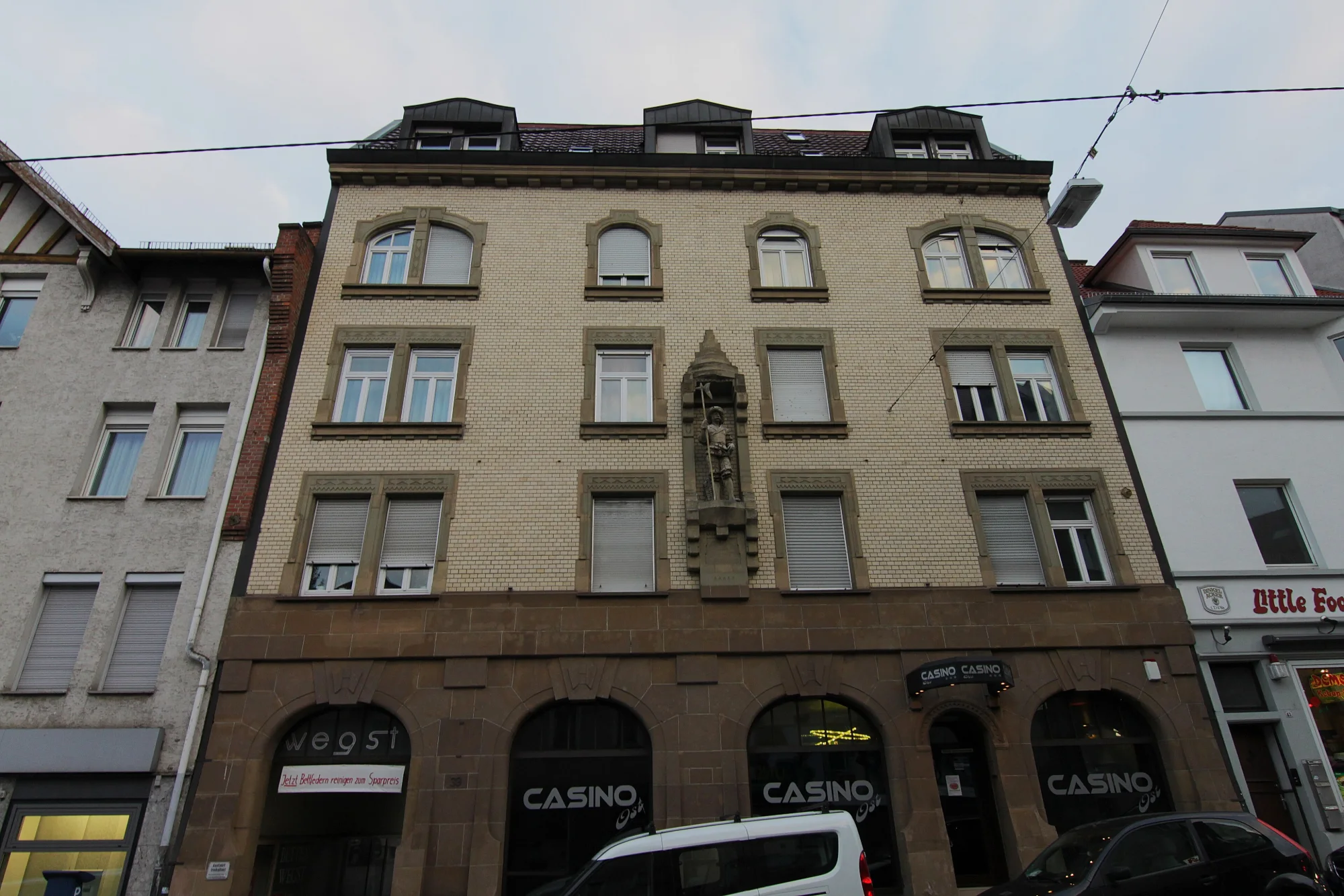 Wohn- und Geschäftshaus Gablenberger Hauptstraße 39, Stuttgart. Erbaut 1906-1907 von Wilhelm Höfer im historistischen Stil. Geschützt nach § 2 DSchG.