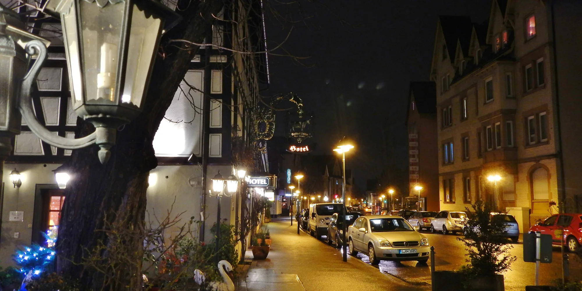 Ulmer Straße in Stuttgart-Wangen mit Hotel und schwäbischem Restaurant Ochsen